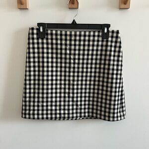 Chic Black and White Checkered Mini Skirt